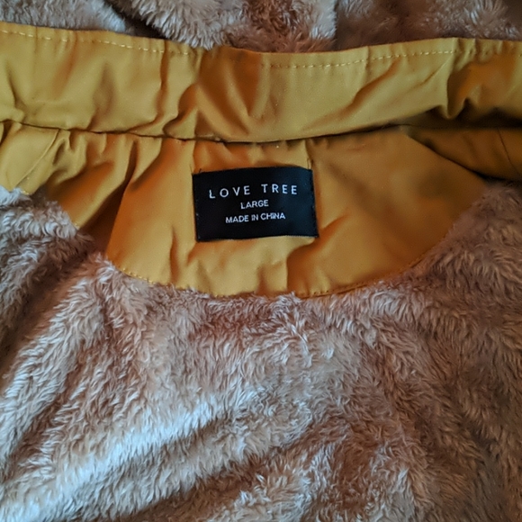 Utility Vest - Picture 2 of 3